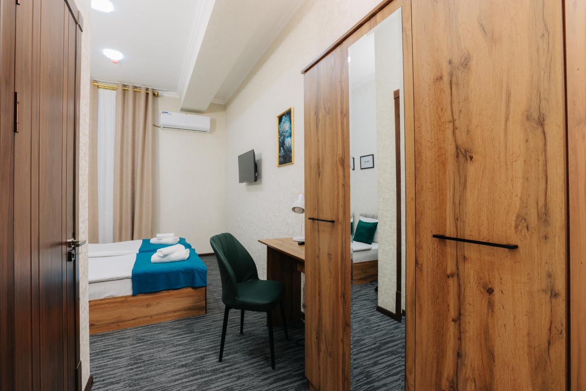 Resident Hotel Tachkent Extérieur photo